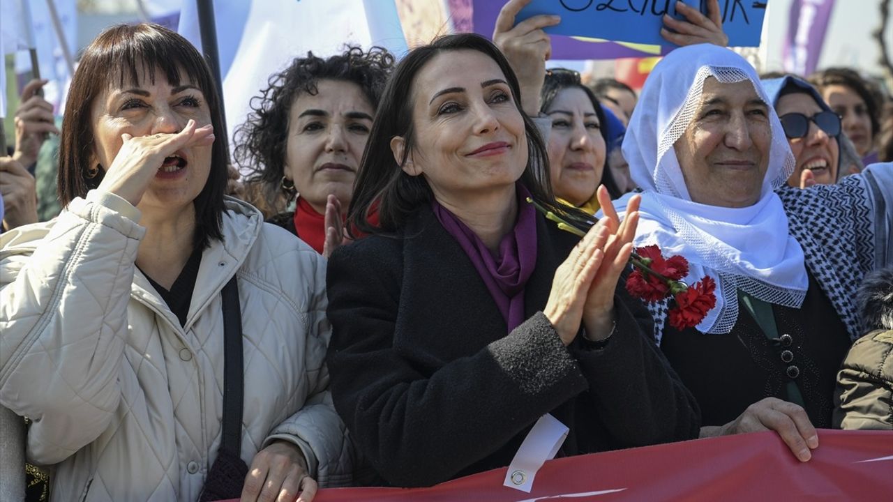 Kadıköy'de 8 Mart Dünya Kadınlar Günü Etkinliği