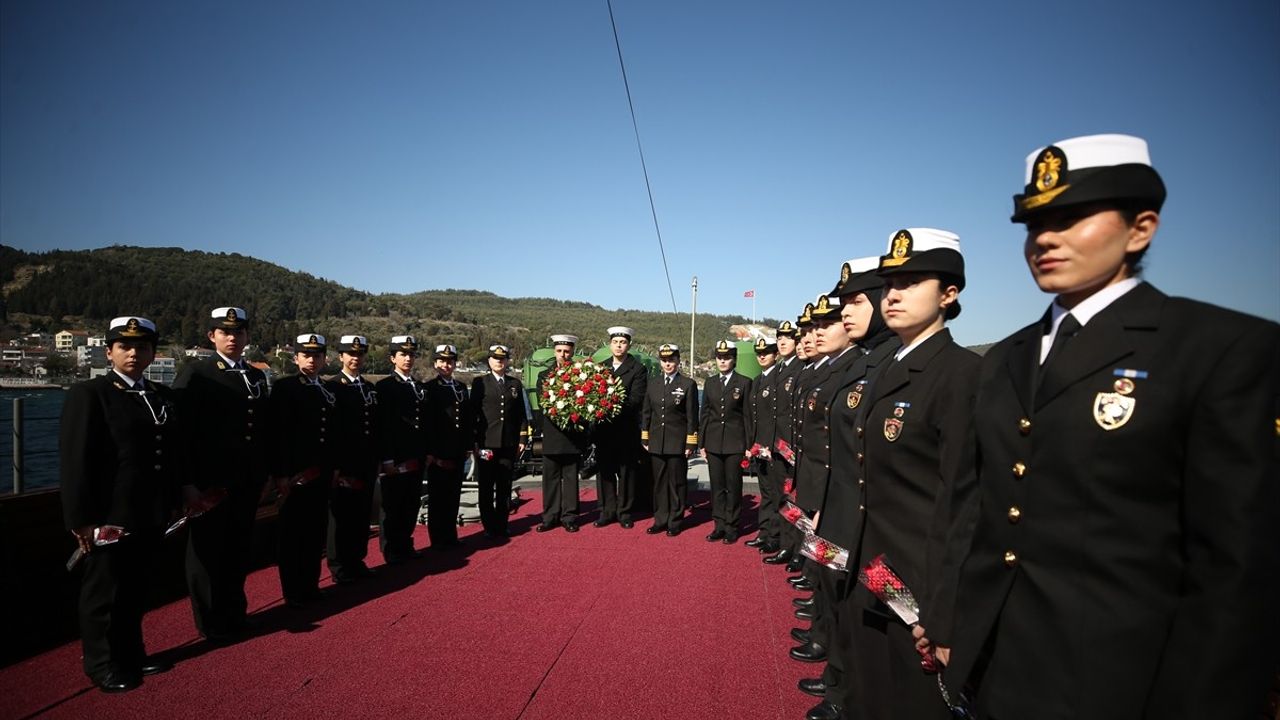 Kadın Bahriyelilerin Çanakkale Seyri