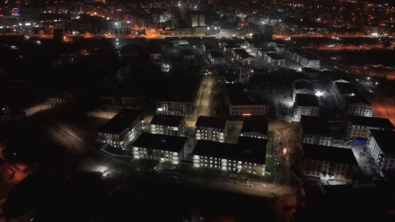 Kahramanmaraş'taki Yeniden İnşa Çalışmaları Aralıksız Devam Ediyor
