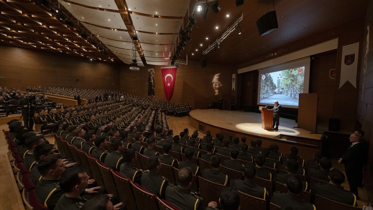 Kara Harp Okulu'nda Atatürk'ün Girişinin 126. Yılı Kutlandı