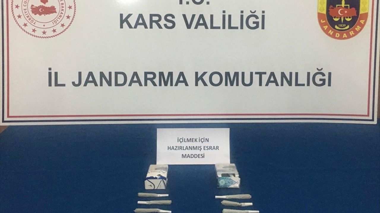 Kars'ta Sigara Paketinde Uyuşturucu Saklayan Şahıs Yakalandı