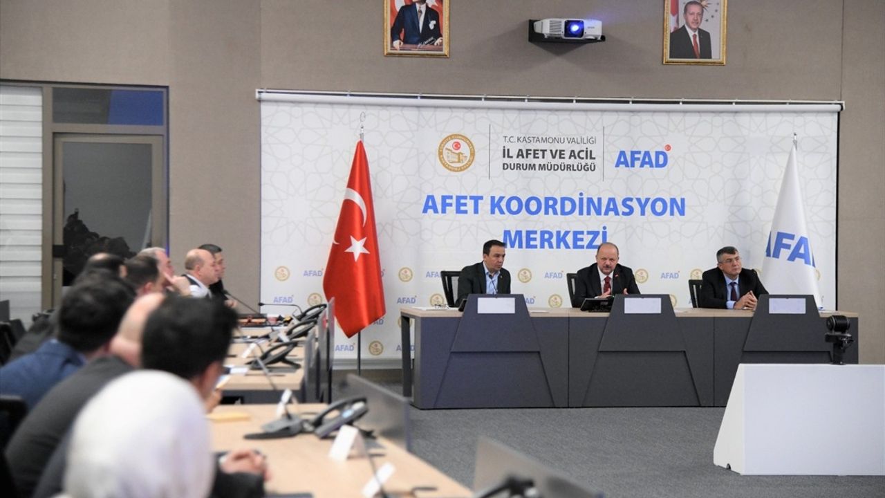 Kastamonu'da Sahipsiz Hayvanları Denetleme Komisyonu Toplantısı Yapıldı