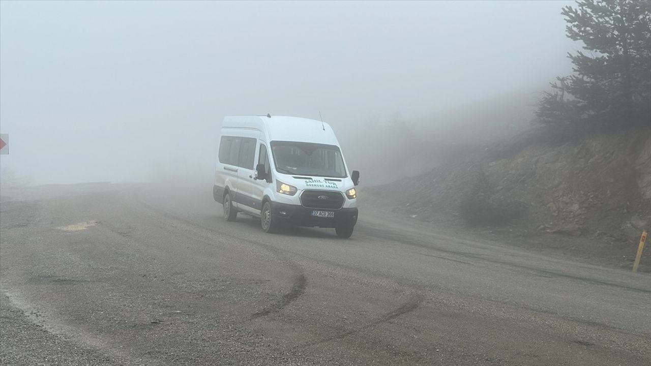 Kastamonu'da Yaralıgöz Geçidi'nde Görüş Mesafesi Düşüyor