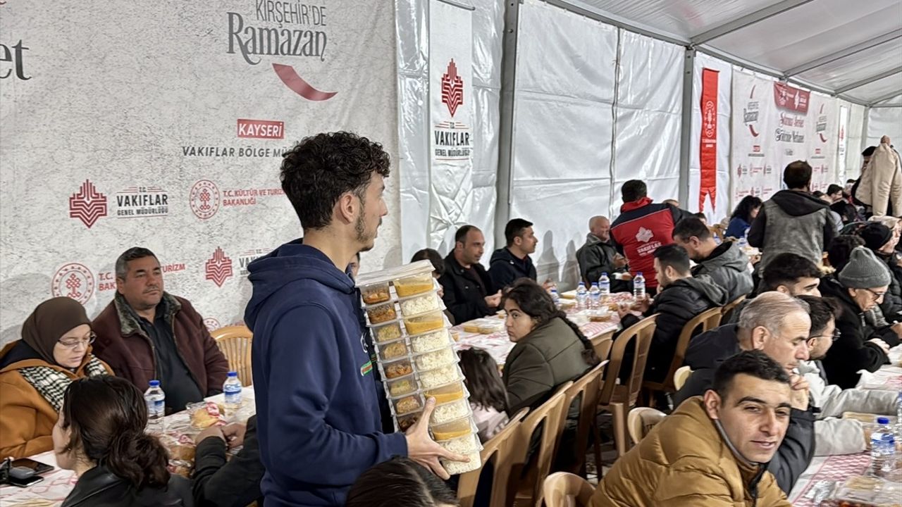 Kırşehir Ahi Evran Külliyesi'nde İlk İftar Heyecanı