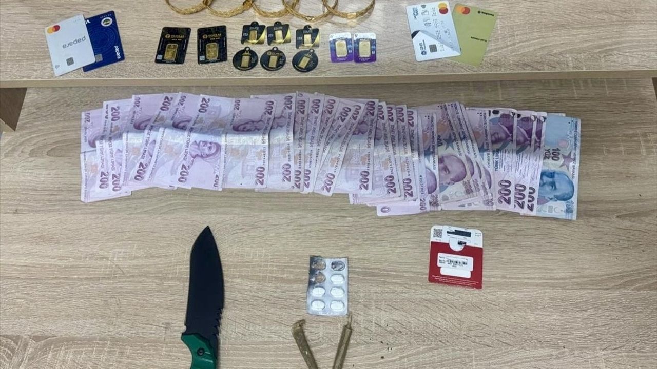 Kırşehir'de Sahte Altın Satan Üç Şüpheli Tutuklandı