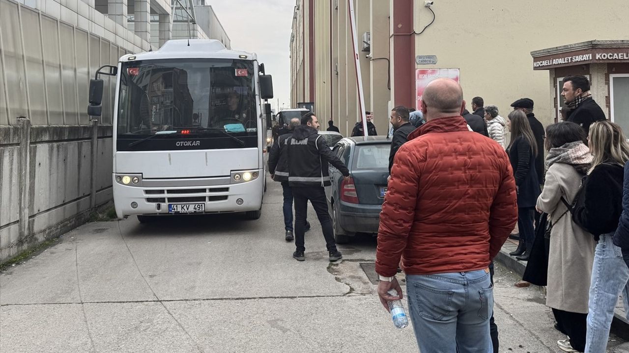 Kocaeli'de Dolandırıcılık Operasyonu: 20 Tutuklama