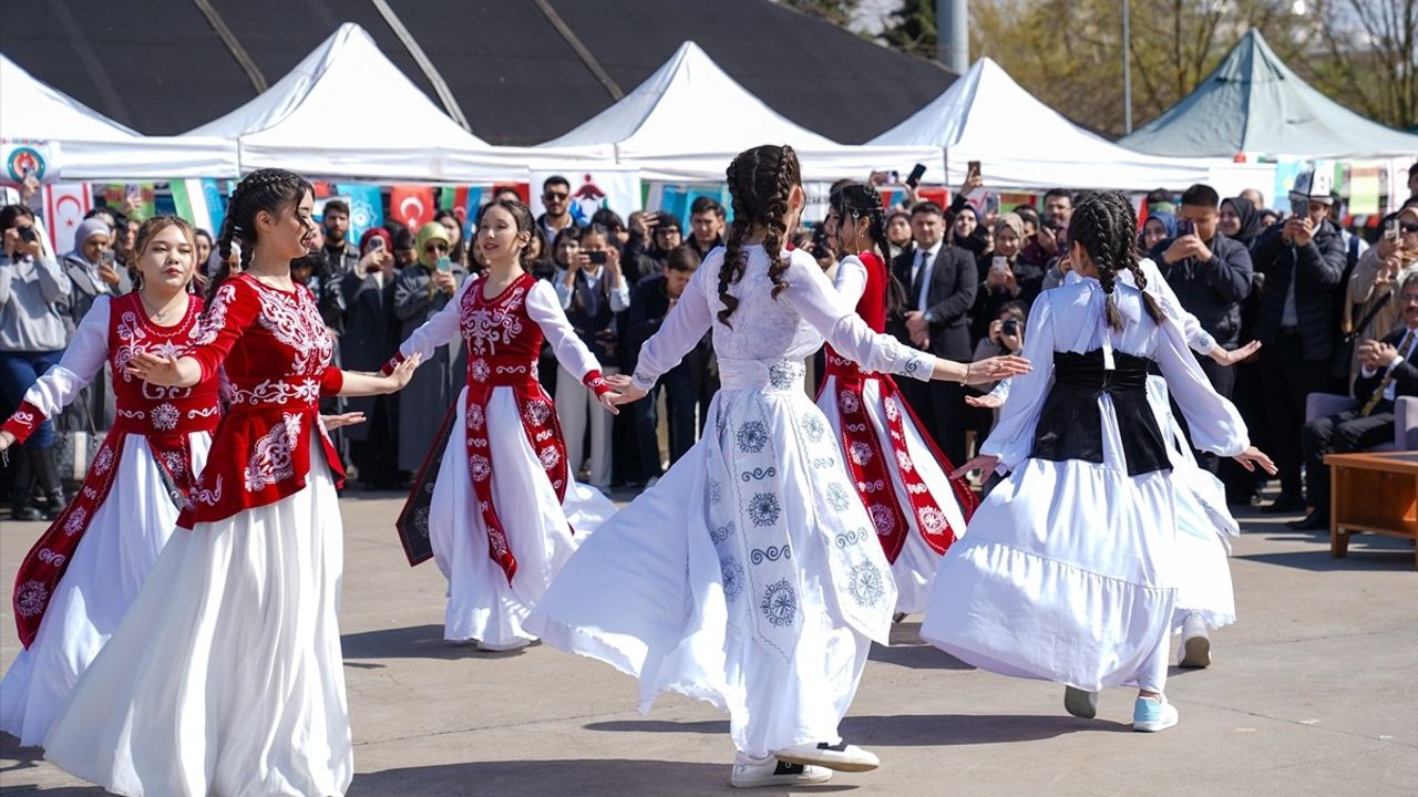 Kocaeli ve Sakarya'da Nevruz Bayramı Coşkuyla Kutlandı