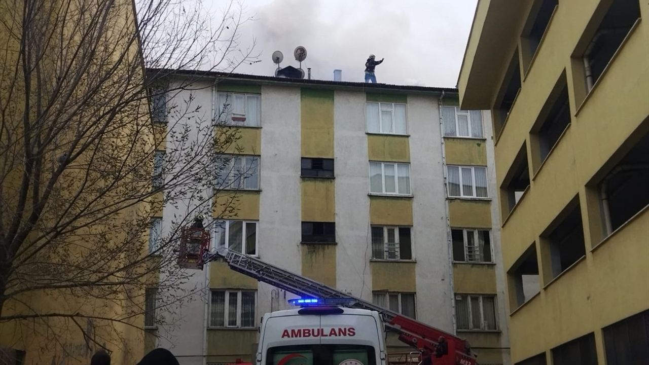 Konya'da 5 Katlı Binada Yangın Çıktı