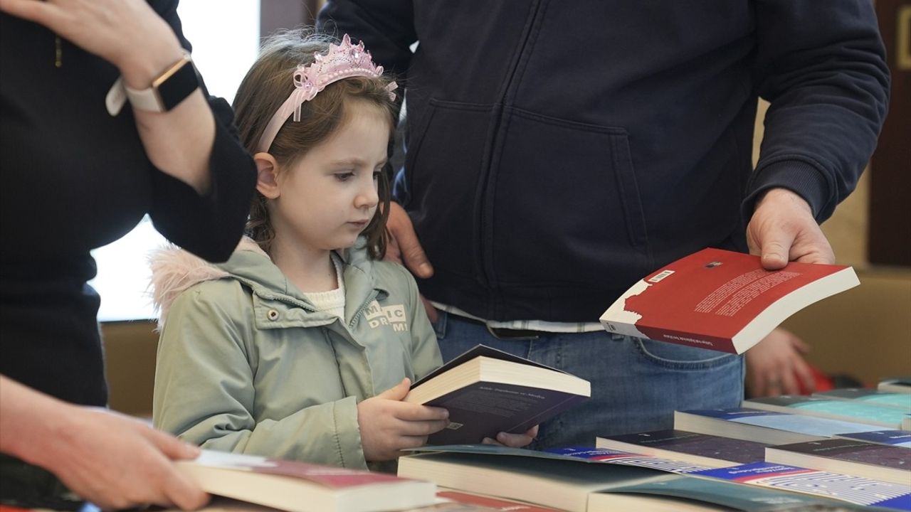 Külliye'de Ramazan Etkinlikleri: AA Kitap Ziyaretçilerini Bekliyor