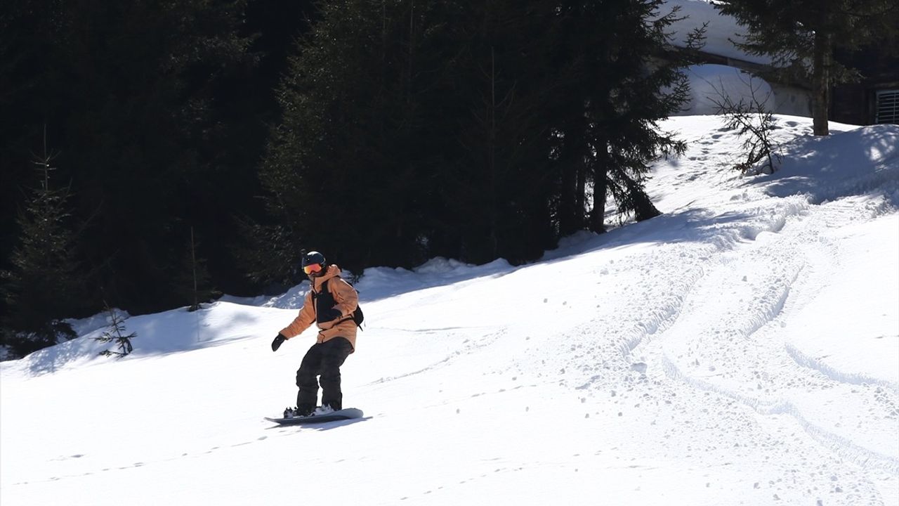 Kümbet Yaylası'nda Kite Snowboard Etkinliği