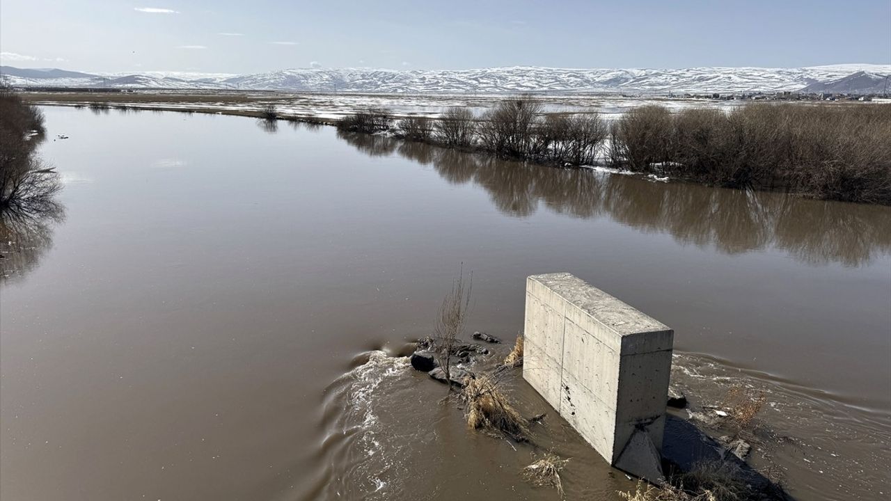 Kura Nehri Buzsuz Kaldı