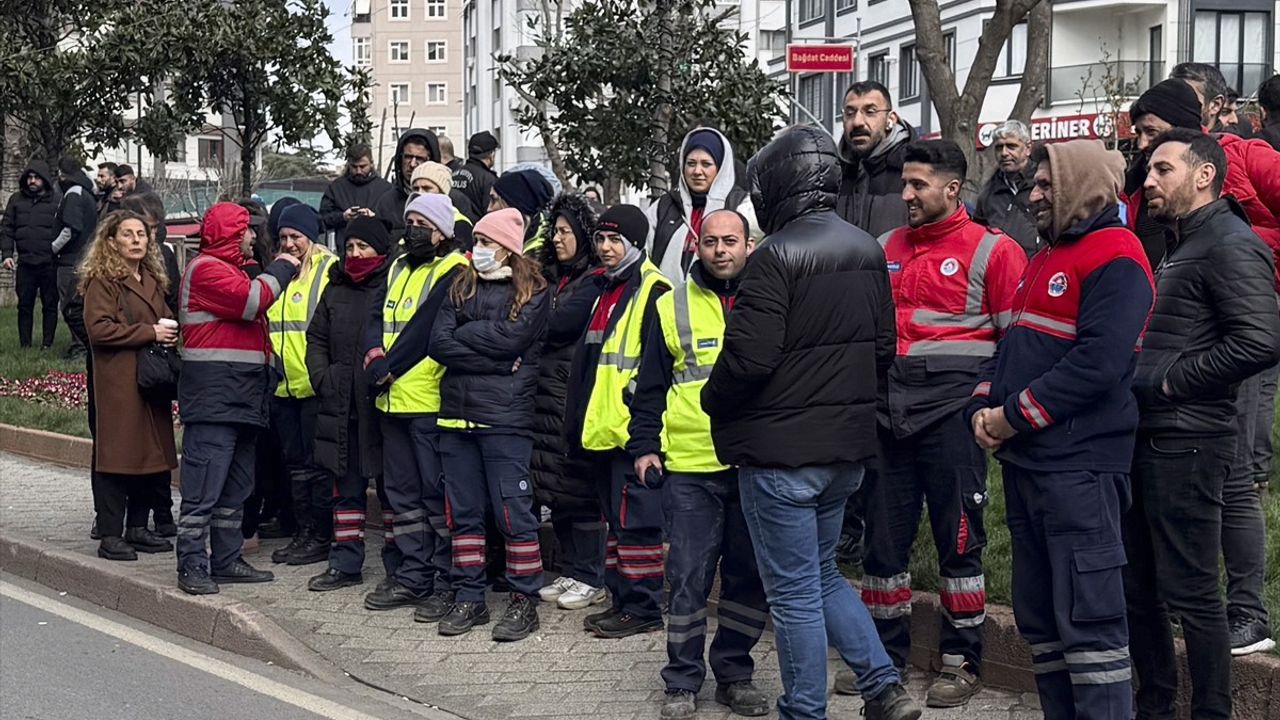 Maltepe Belediyesi İşçileri Maaşlarını Talep Ediyor