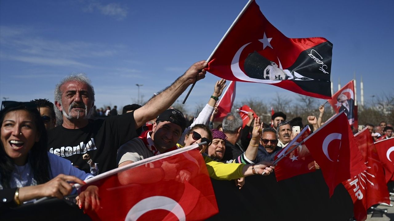 Maltepe'de Ekrem İmamoğlu İçin Coşkulu Miting