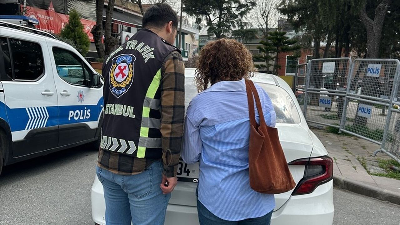 Maltepe'de Kaldırıma Çıkan Sürücüye Cezai İşlem