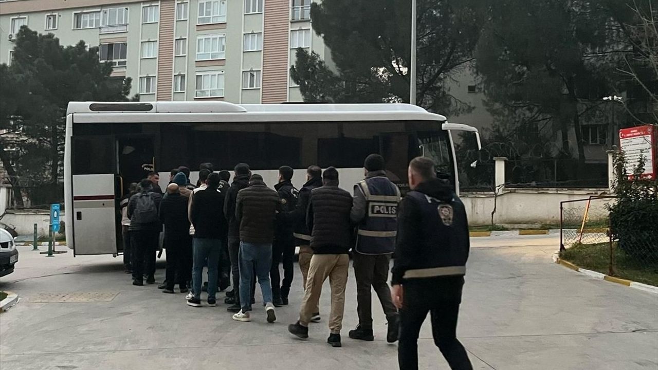 Manisa'da Dolandırıcılık Operasyonu: 6 Şüpheli Tutuklandı