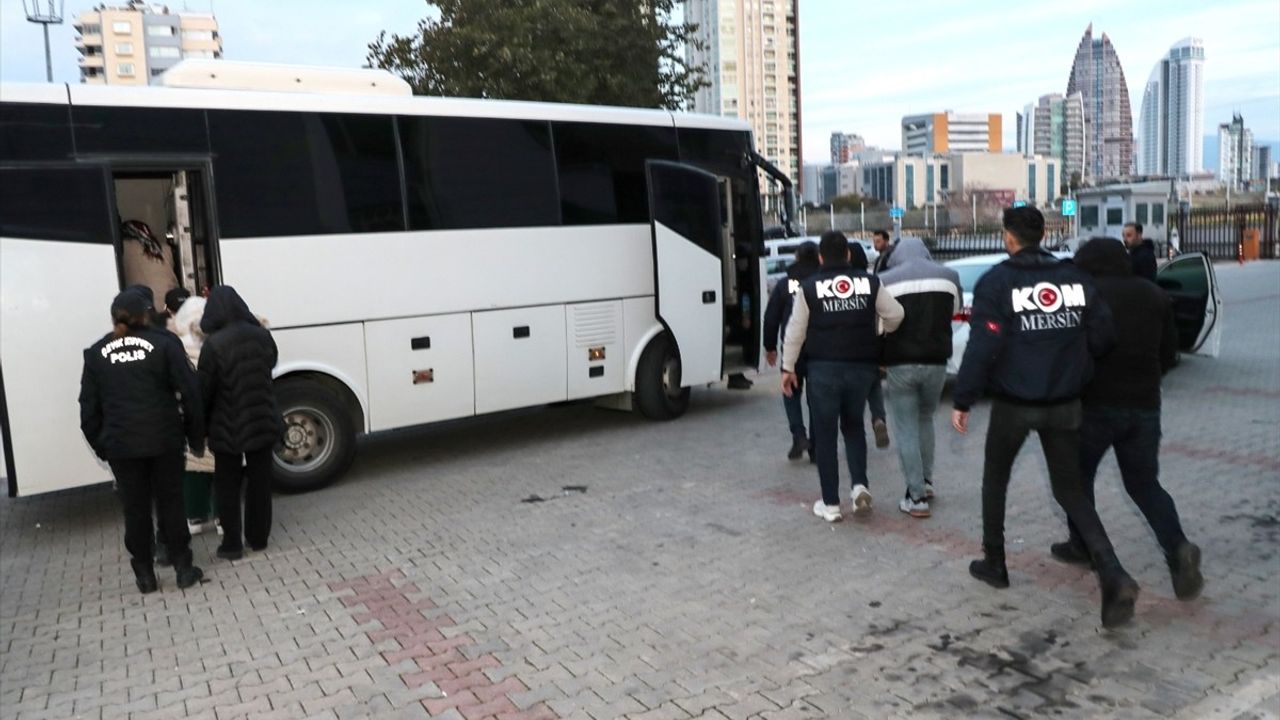 Mersin ve Adana'da Tefecilik Operasyonu: 25 Şüpheli Tutuklandı