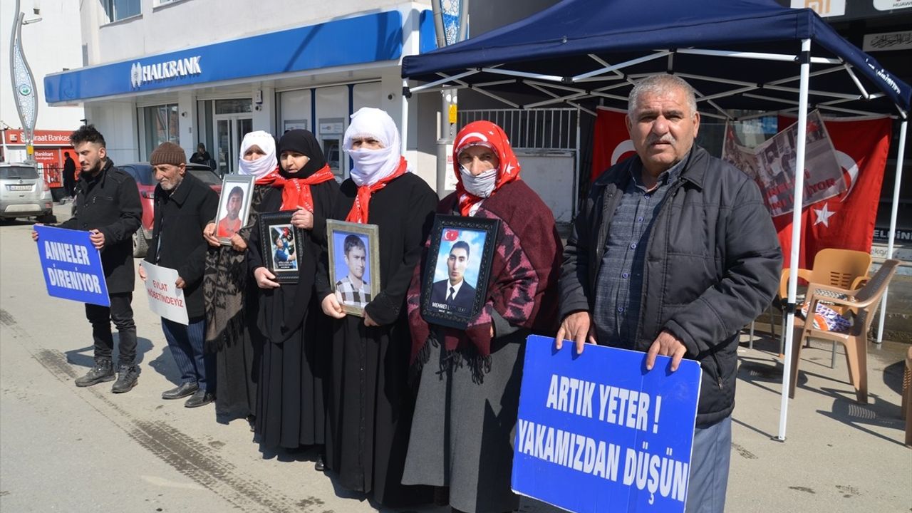 Muş'ta PKK Mağduru Ailelerin Eylemi Devam Ediyor