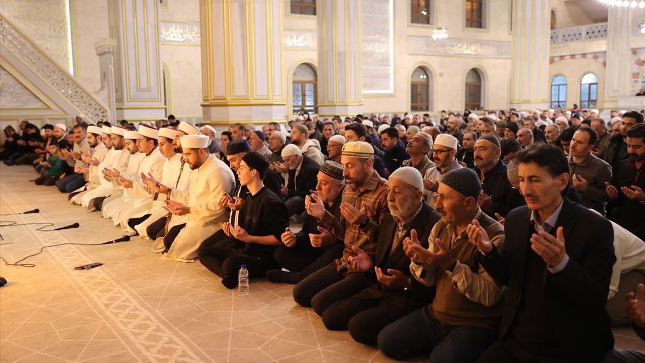 Nevşehir'de Enderun Usulü Teravih Namazı