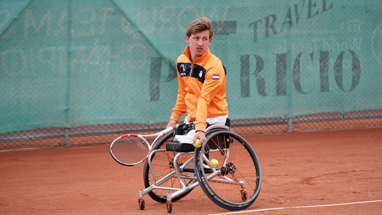 Niels Vink Antalya'daki Tekerlekli Sandalye Turnuvasını Yüceltti