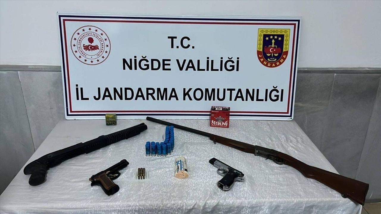 Niğde'de Yasa Dışı Silah Ticareti Operasyonu: 3 Şüpheli Yakalandı