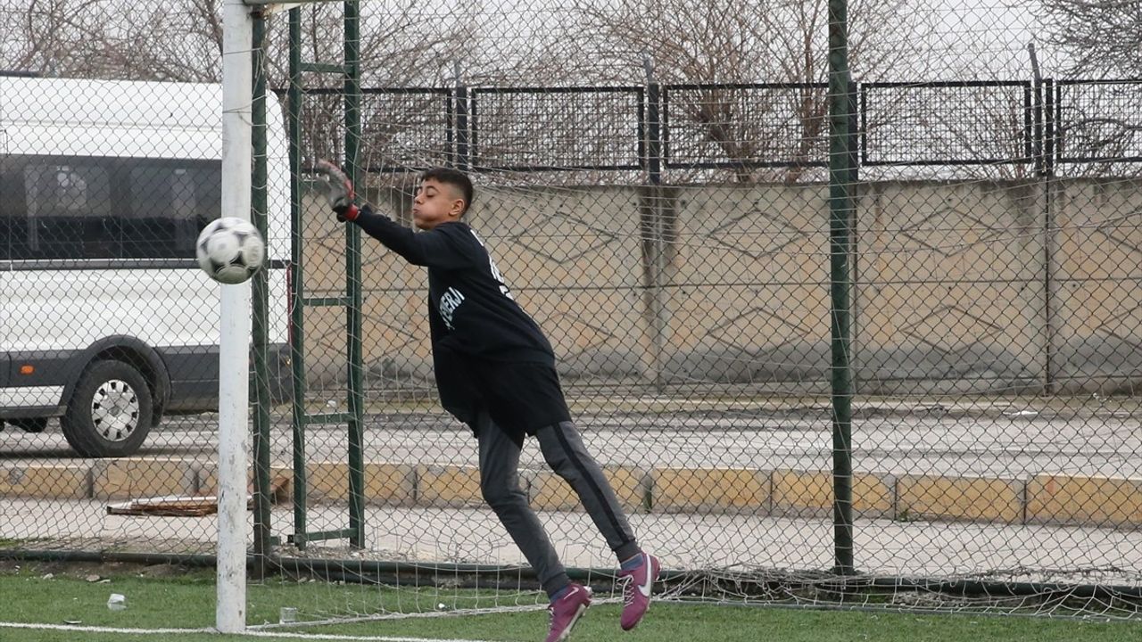 Nurullah Ükünç: Futbol ile Yeniden Doğuş