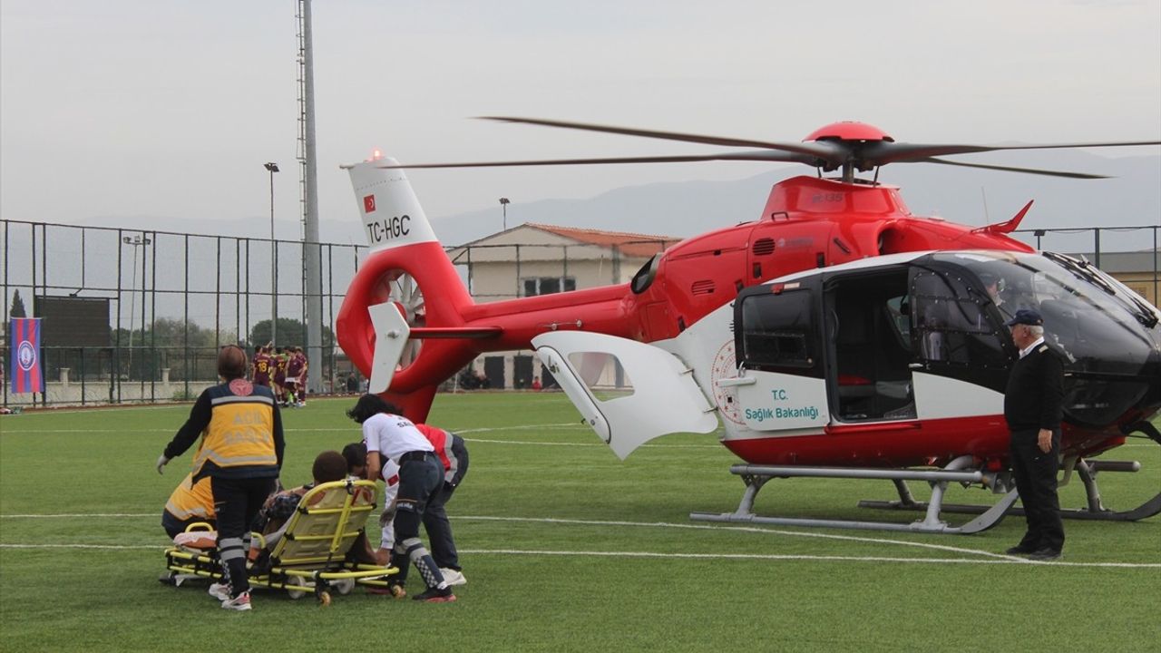Ödemiş'te Hava Ambulansı Futbol Maçına Ara Verdi