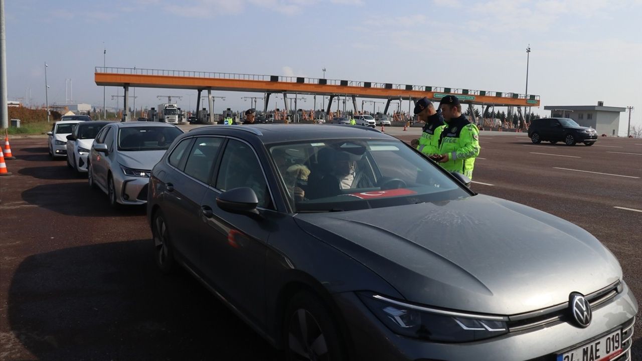Osmangazi Köprüsü ve İstanbul-İzmir Otoyolu'nda Bayram Yoğunluğu Sürmekte