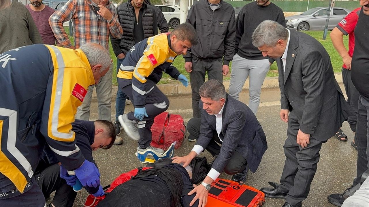Otomobil Kazasında Milletvekilinden Hızlı Müdahale