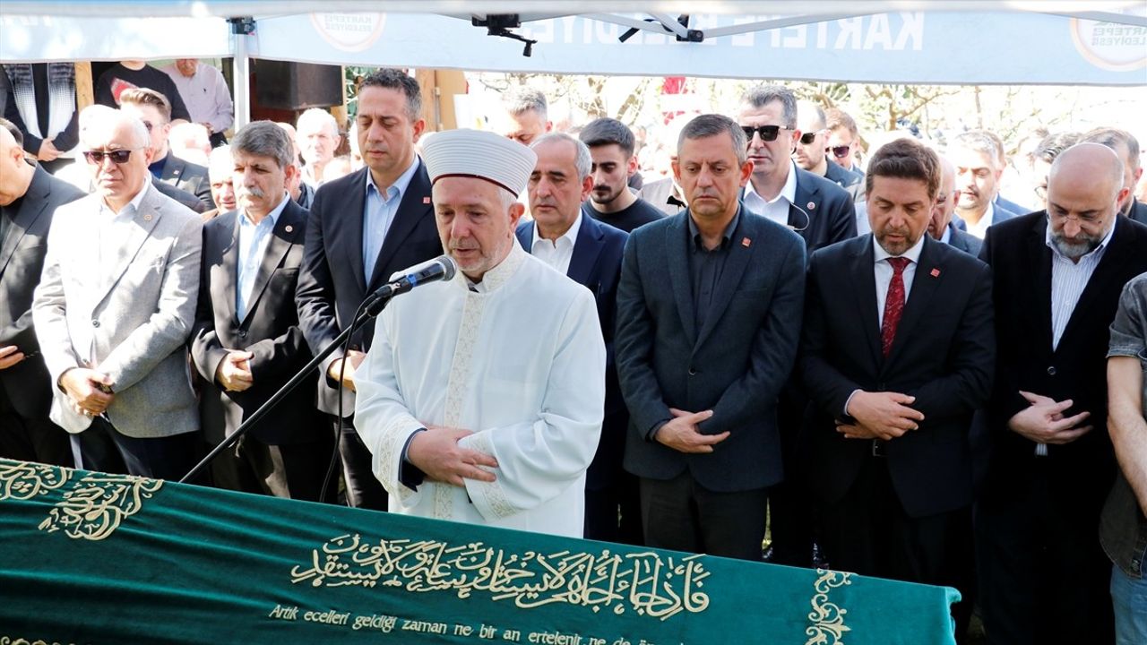 Özgür Özel, Celal Akar'ın Cenaze Törenine Katıldı