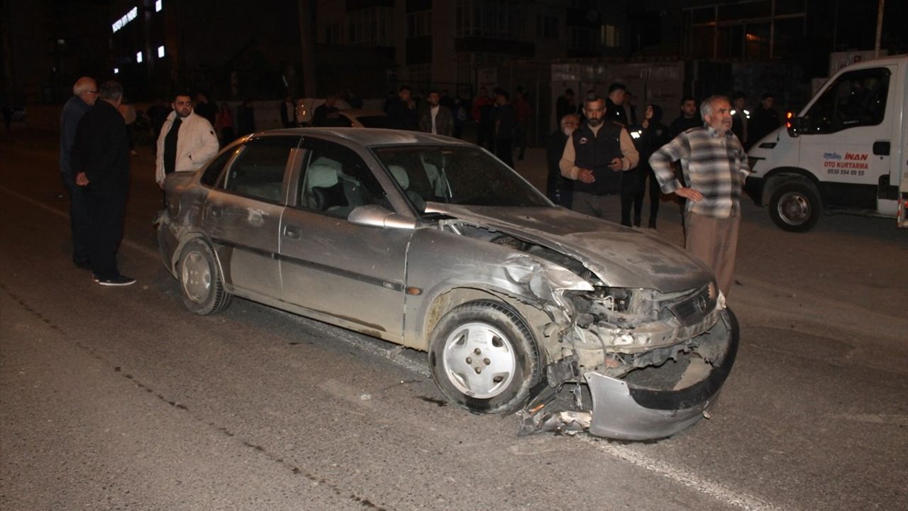 Samsun'da 3 Araçlı Kaza: 4 Yaralı