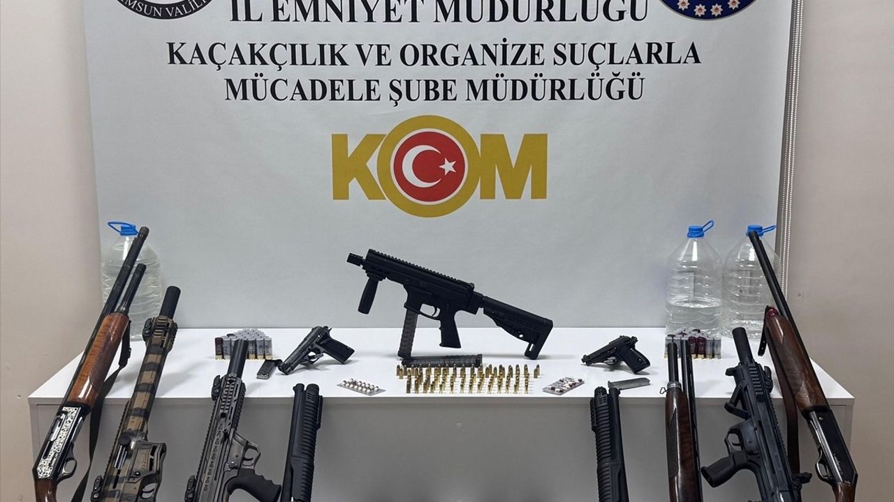 Samsun'da Eğlence Mekanında Silah ve Uyuşturucu Operasyonu