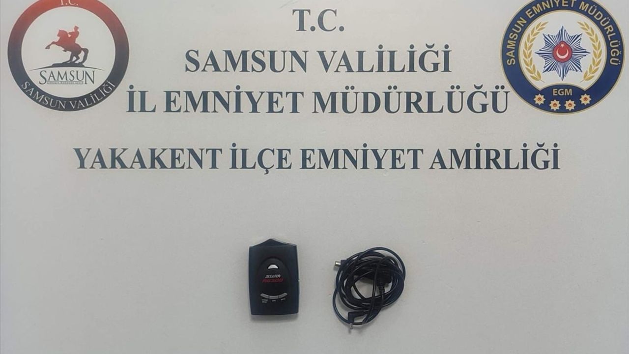 Samsun'da Trafikte Radar Tespit Cihazı Ele Geçirildi