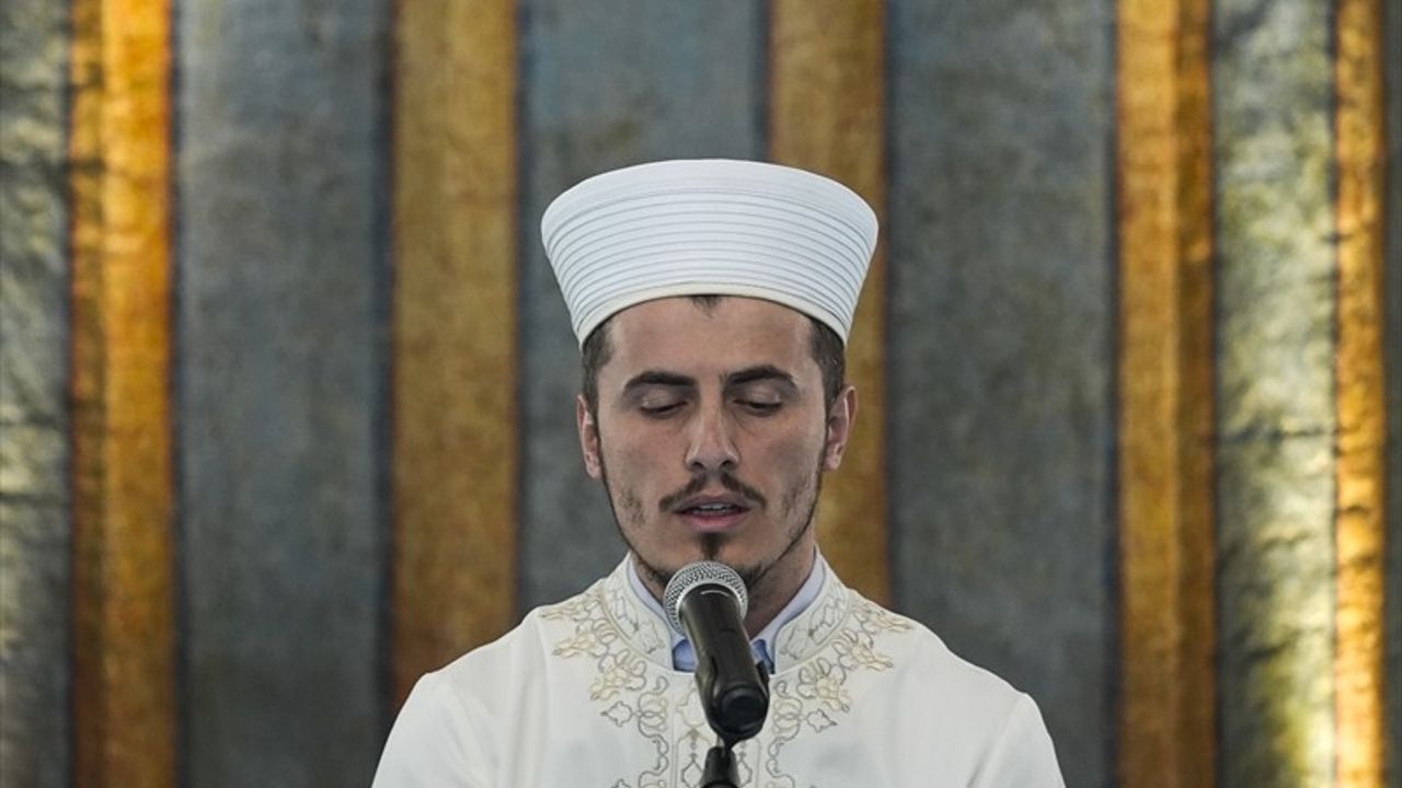 Saraybosna'daki Osmanlı Mirası Camisinde Türk Kurra Hafızın Mukabele Geleneği