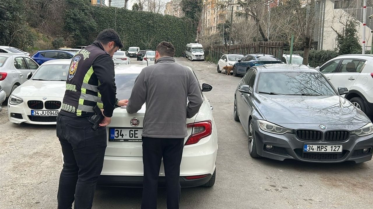 Sarıyer'de Trafikte Tehlikeli Sürüşe 11 Bin Lira Ceza