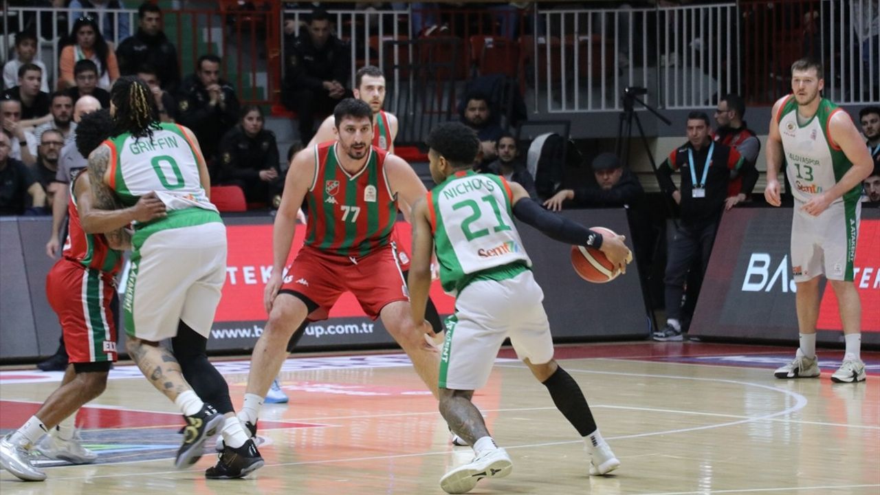 Semt77 Yalovaspor, Karşıyaka'yı Yenerek Öne Geçti
