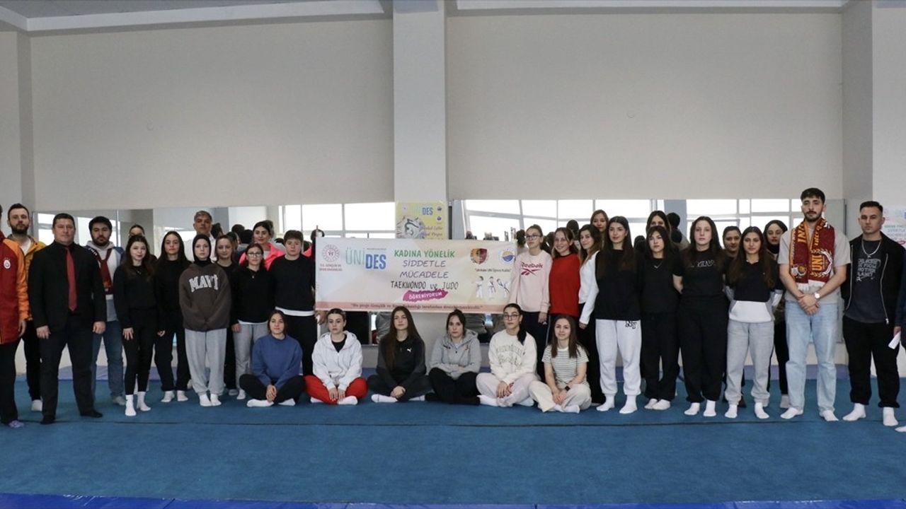 Sinop'ta Kız Öğrencilere Savunma Sporları Eğitimi