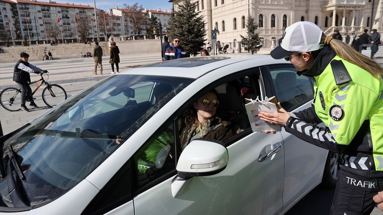 Sivas'ta Kadın Sürücülere Özel Hediyeler