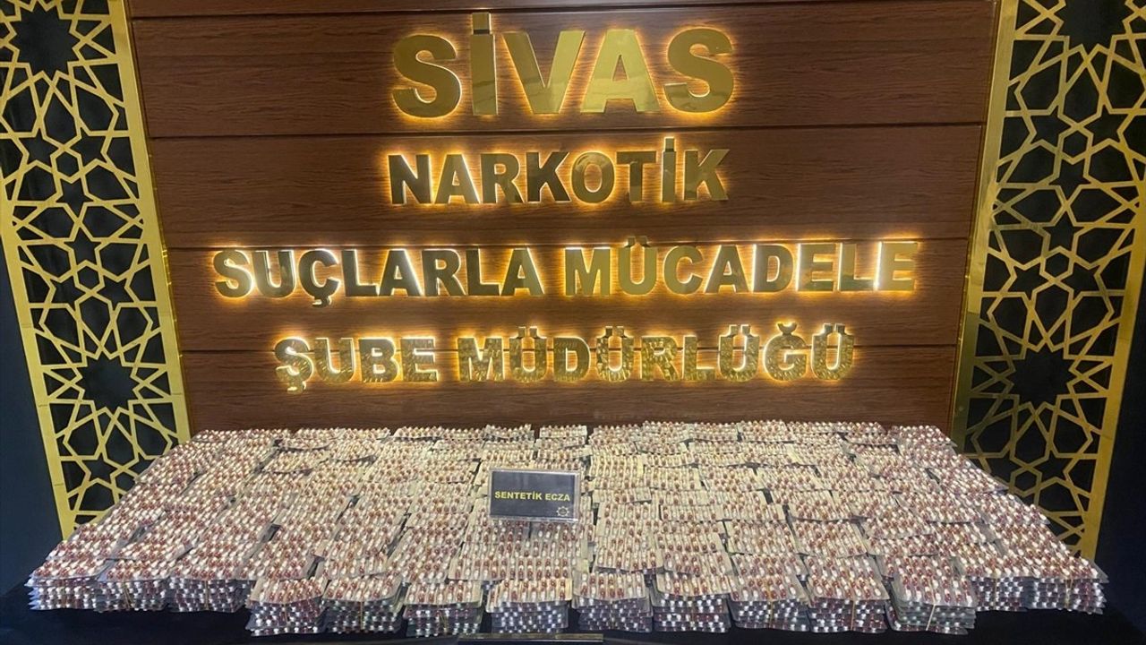 Sivas'ta Uyuşturucu Operasyonu: 5 Zanlı Tutuklandı