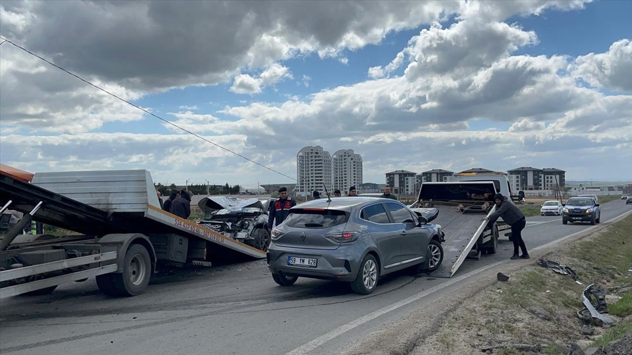 Tekirdağ'da Feci Trafik Kazası: 6 Yaralı