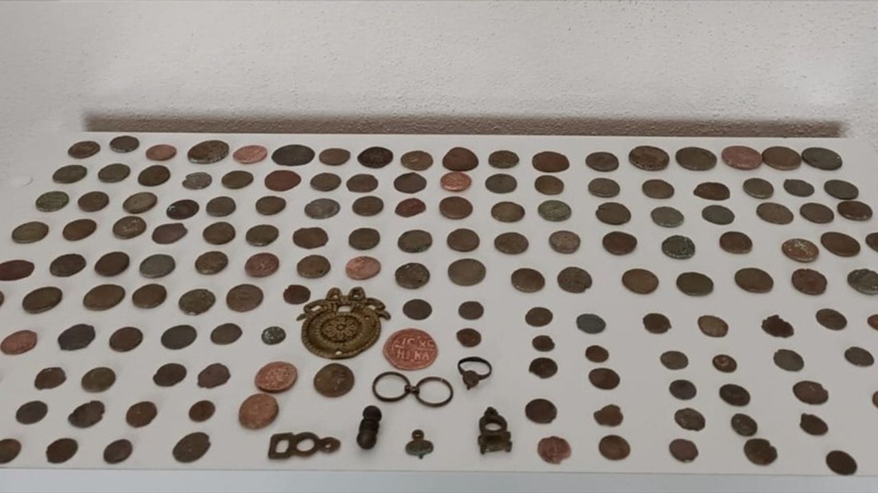 Tekirdağ'da Tarihi Eser Kaçakçılığı: 184 Sikke Ele Geçirildi