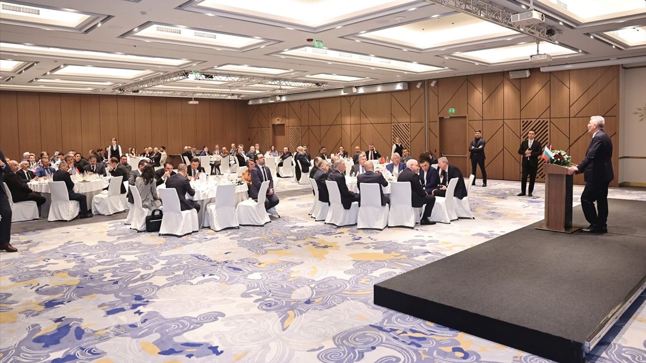 Ticaret Bakanı Bolat, Bulgaristan'da Ekonomik Büyümeyi Değerlendirdi