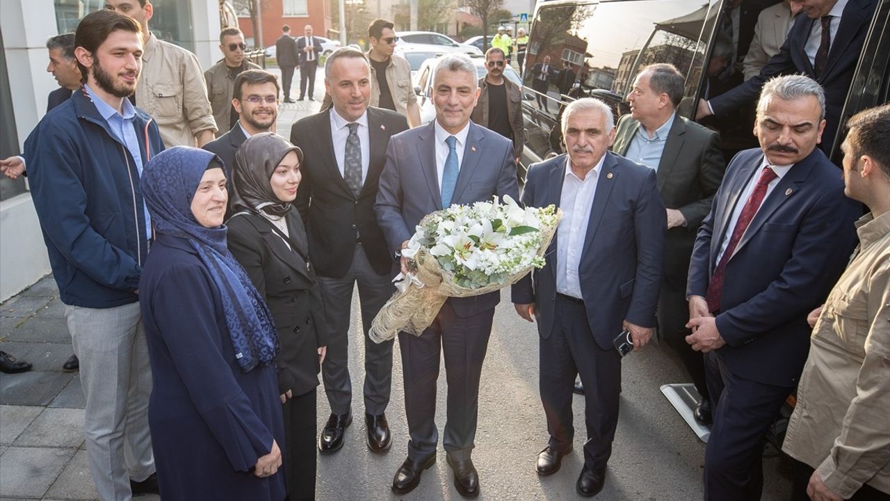 Ticaret Bakanı Ömer Bolat'tan Sakarya'da Yüzde 5,3 Büyüme Vurgusu