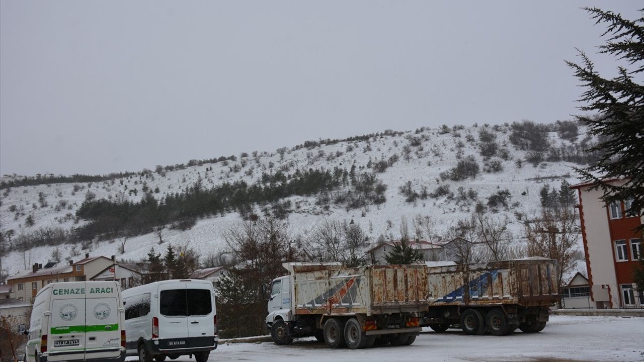 Tokat'ta Kar Yağışı Hayatı Etkiledi