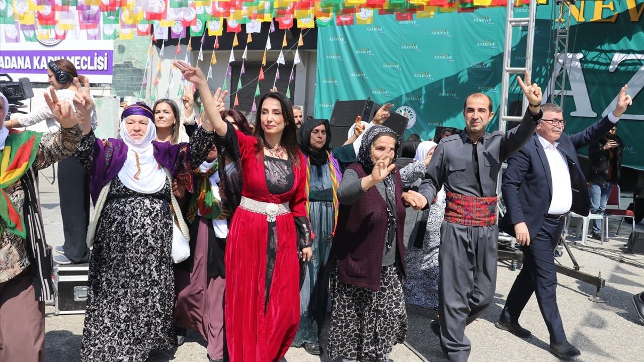 Tülay Hatimoğulları Adana'da Nevruz Kutlamasında