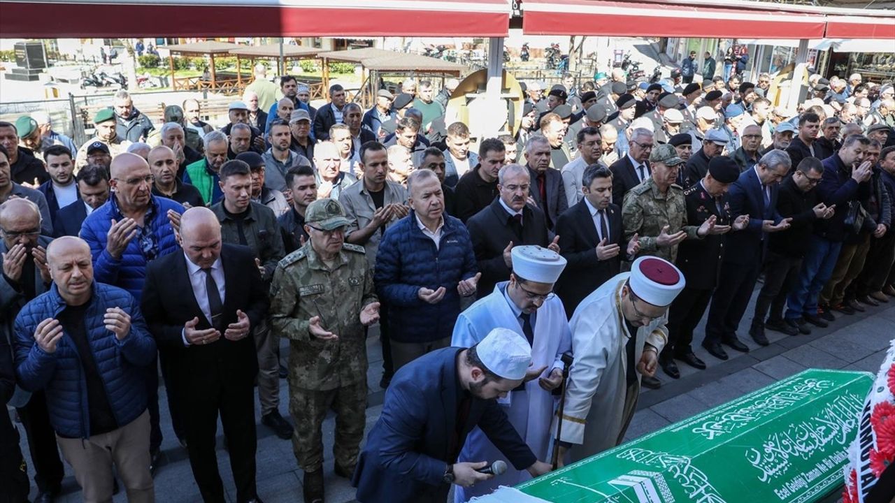 Tümgeneral Mehmet Özeren'in Babası Orhan Özeren Son Yolculuğuna Uğurlandı