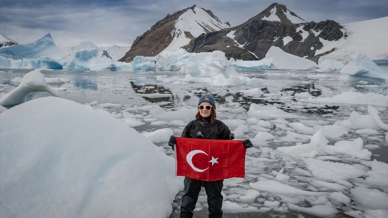 Türk Bilim İnsanları Antarktika'da Geleceğin Çözümlerini Araştırıyor