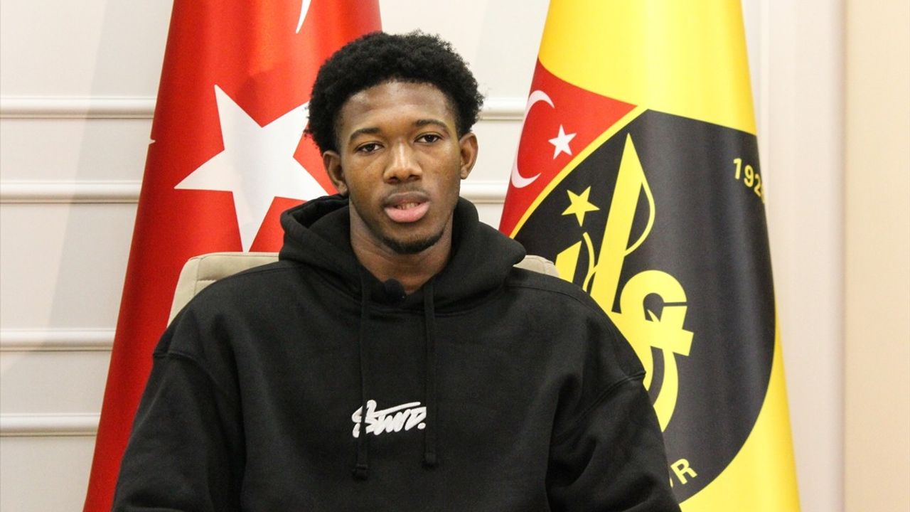 Türkiye'de Futbol Kariyerine İlk Adımlarını Atan Gaoussou Diarra