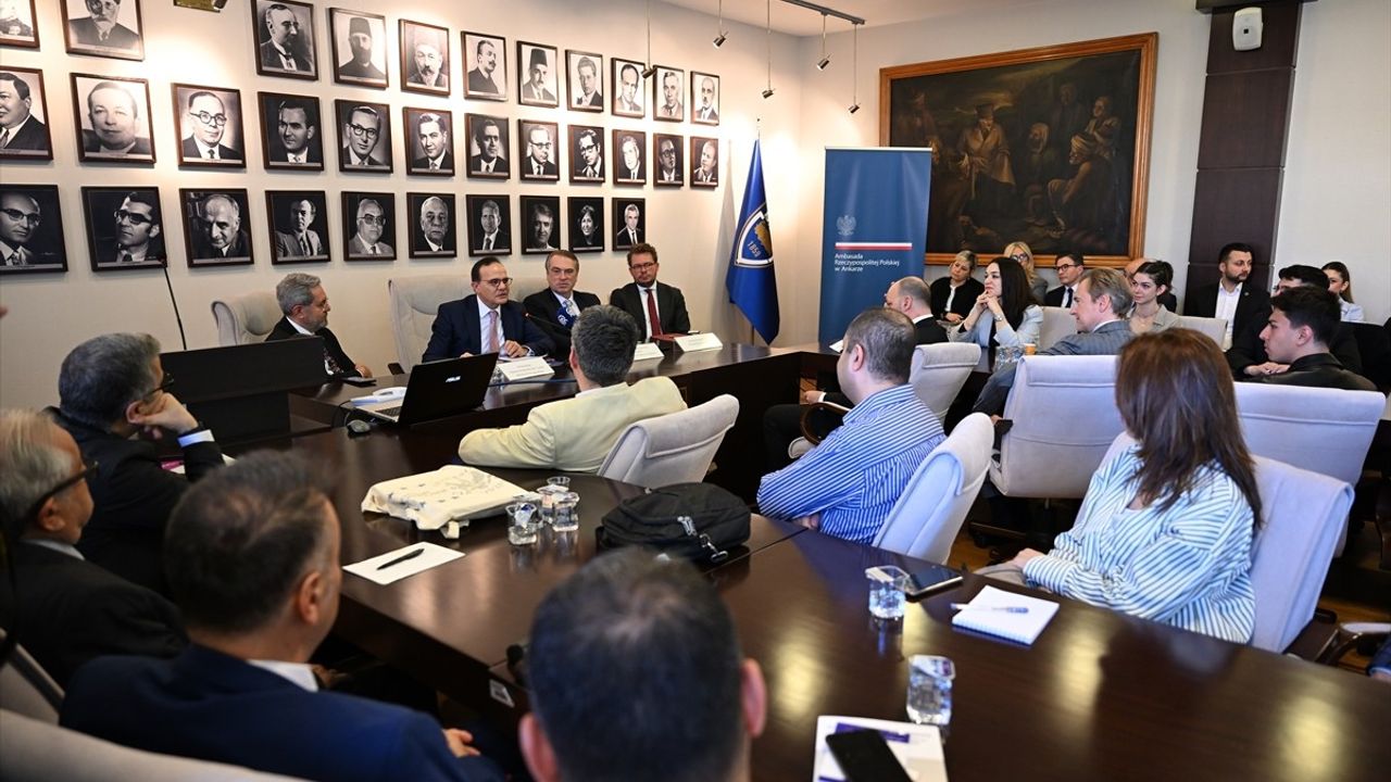 Türkiye-Polonya İlişkilerine Yönelik Seminer Ankara'da Düzenlendi