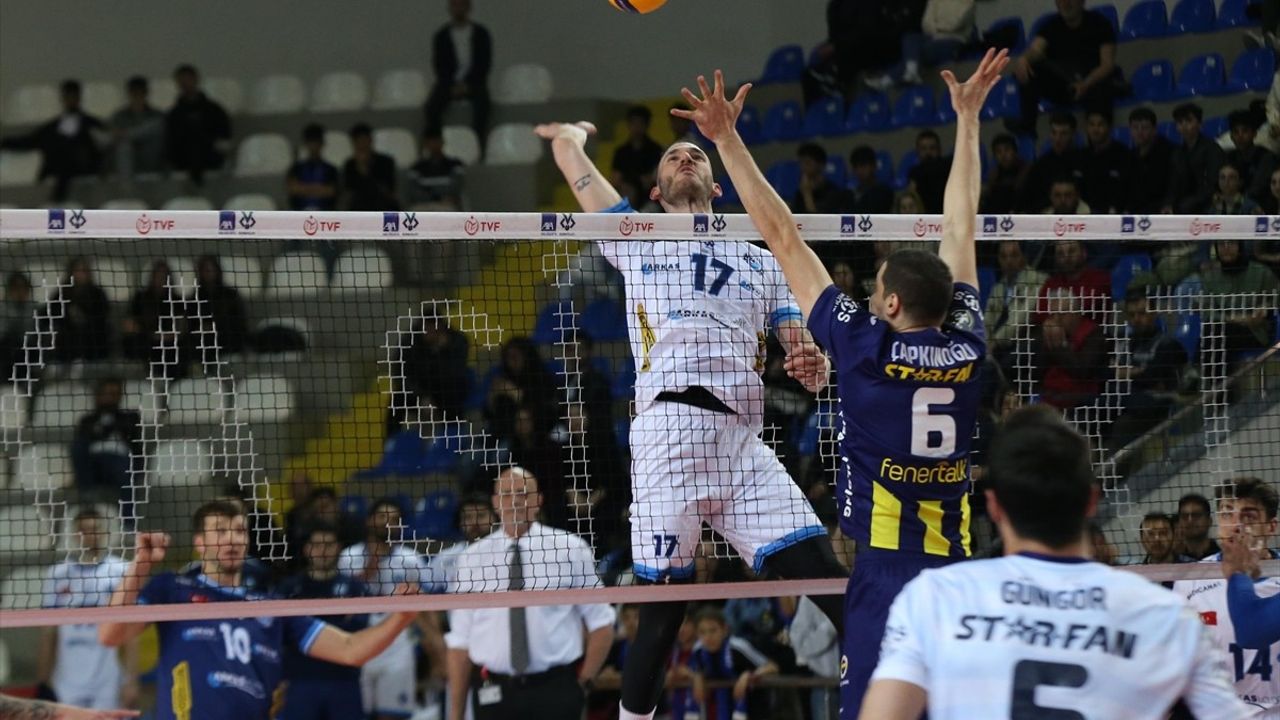 Voleybol: Fenerbahçe Finale Yükseldi