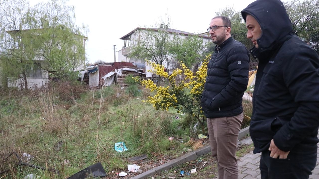 Yalova'da Sahipsiz Köpeklerin Saldırısı: 5 Yaşındaki Çocuk Ağır Yaralandı